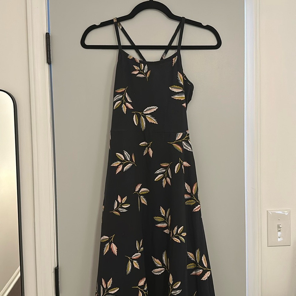Pact fit and flare midi dress small